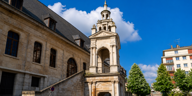 Halle aux Toiles